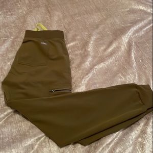 Martini olive figs scrub pants